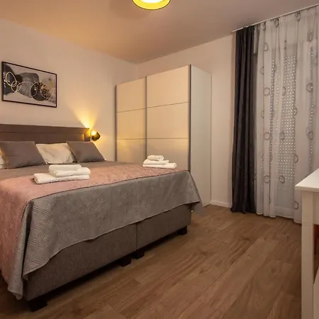 Bura2 , With Private Parking In The Garage Apartment Split Exterior photo