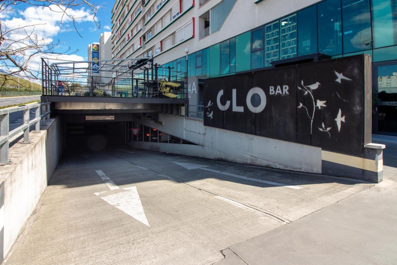 Bura2 , With Private Parking In The Garage Apartament *
