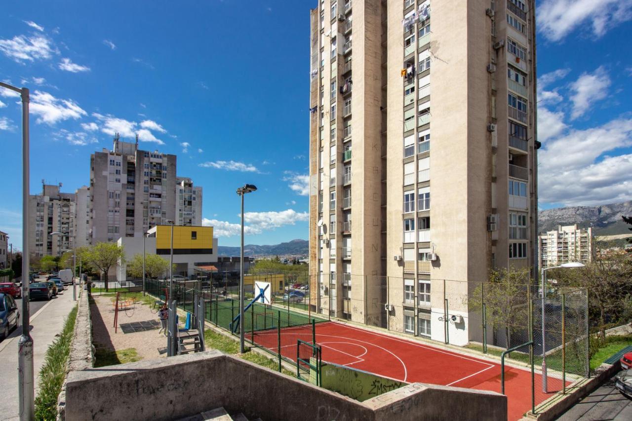 Bura2 , With Private Parking In The Garage Apartament *