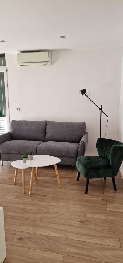 Apartament Bura2 , With Private Parking In The Garage Split